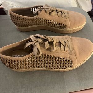 New never worn. Beige color